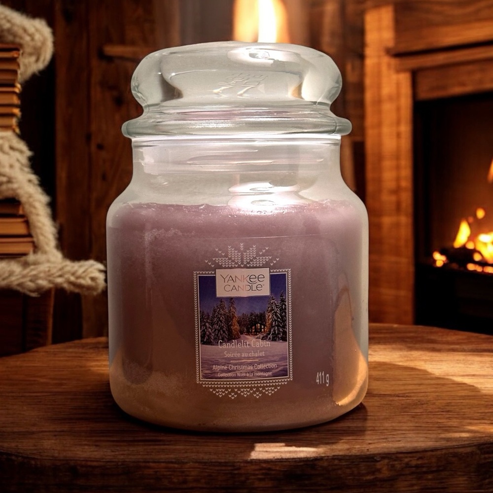New! Yankee Candle • Candlelit Cabin • Medium Jar